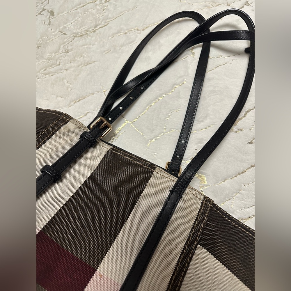 Burberry (Authentic) - image 8